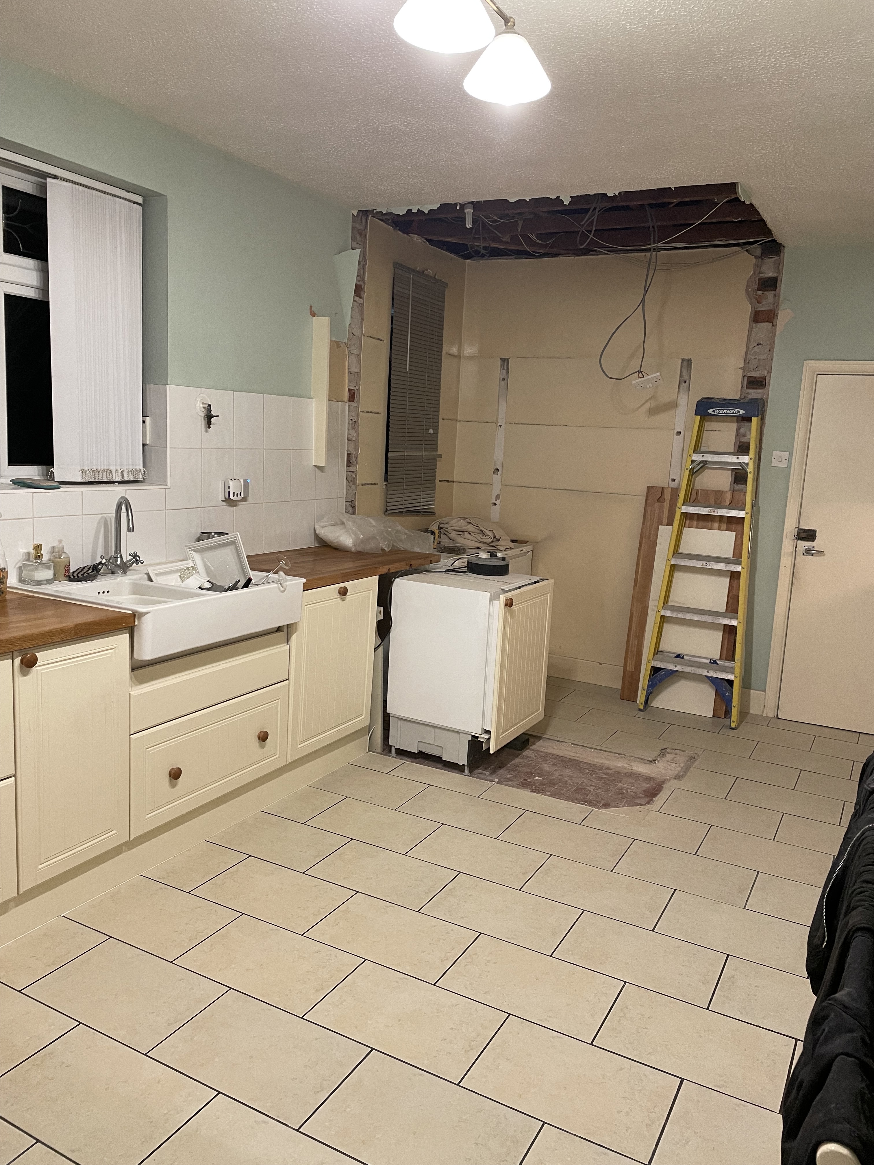 Neutral Kitchen (before)