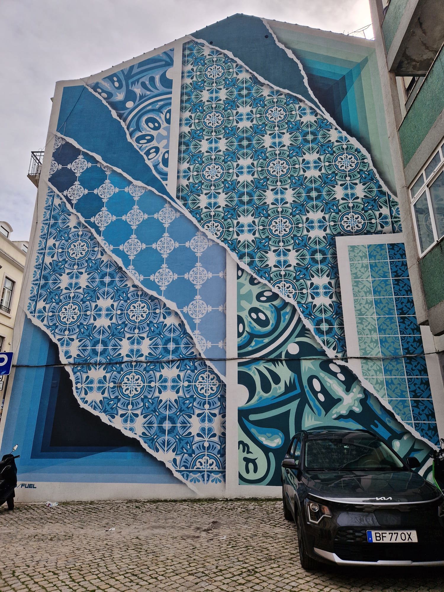 Adapta, street art by Portuguese street artist Add Fuel